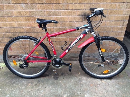 MENS BIANCHI FRONT SUSPENSION MOUNTAIN BIKE '97 MODEL IN GOOD CONDITION